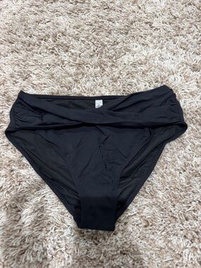 Women's Black Twist-Waist Bikini Bottom - Swim